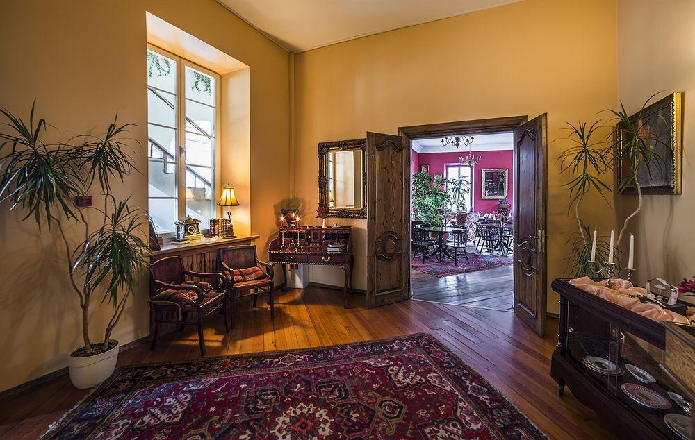 Shakespeare Boutique 4*